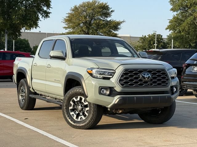 Used 2022 Toyota Tacoma TRD Off-Road AWD/4WD image 2