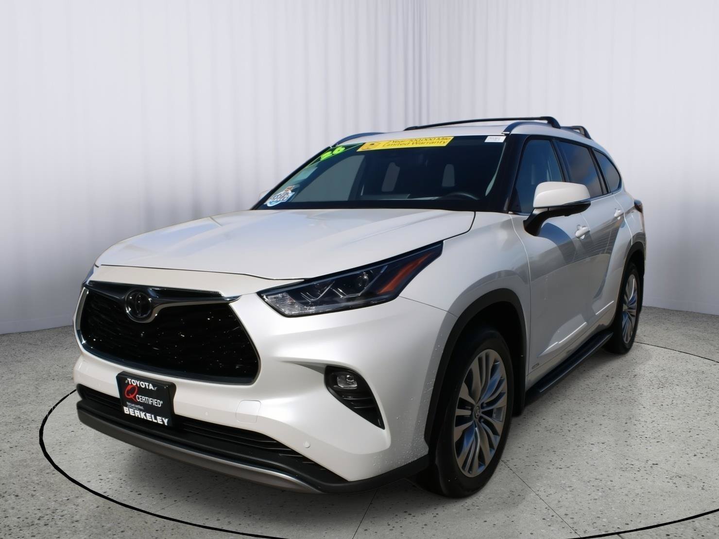 Used 2026 Toyota Highlander Platinum AWD/4WD image 4