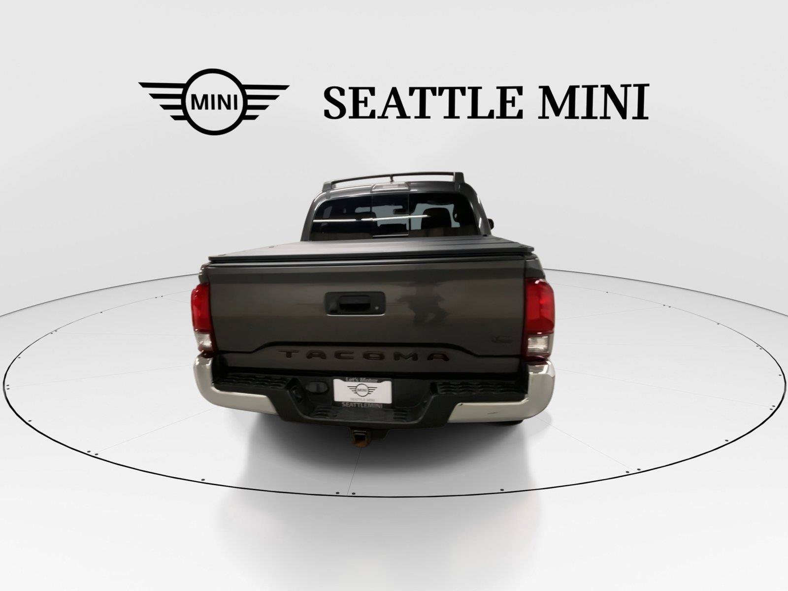 Used 2019 Toyota Tacoma TRD Off-Road AWD/4WD image 10