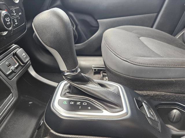 Used 2020 Jeep Renegade Altitude FWD image 12