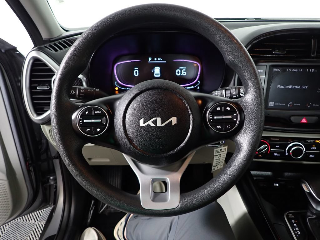 Used 2025 Kia Soul LX w/ LX Technology Package FWD image 22