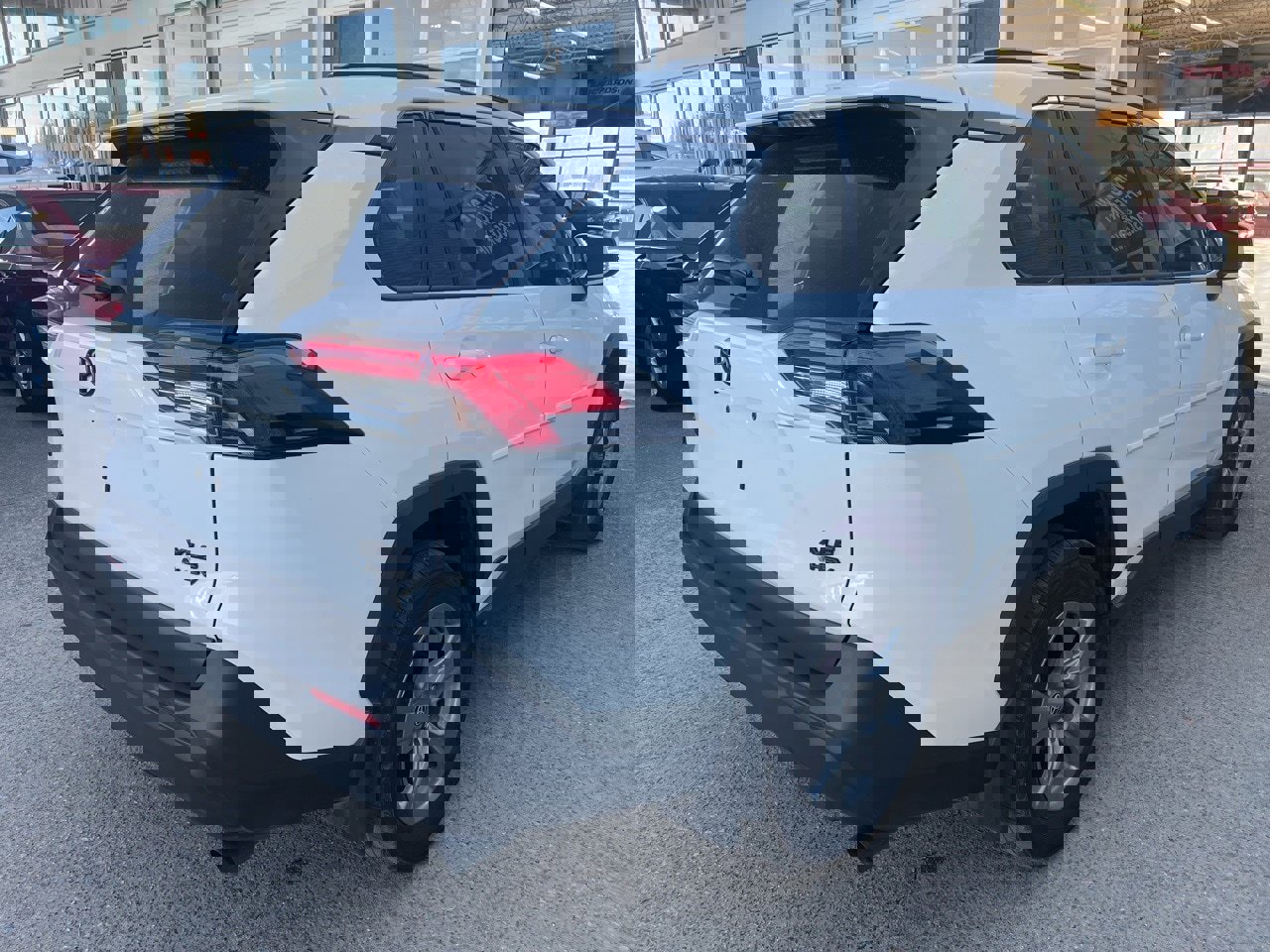 Used 2025 Toyota RAV4 XLE image 4