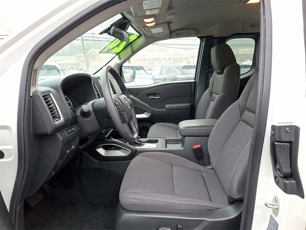 Used 2024 Nissan Frontier SV w/ Technology Package image 14