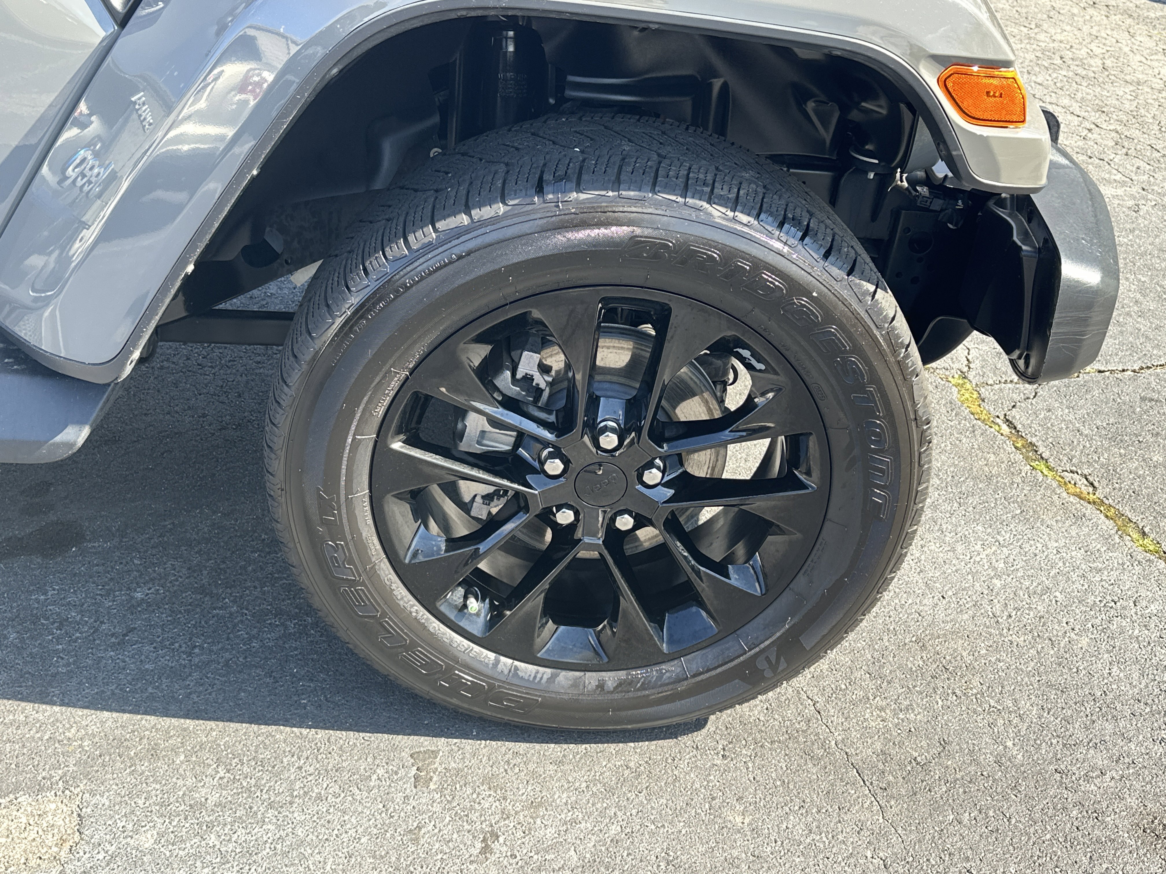 Used 2021 Jeep Wrangler Unlimited Sahara w/ Cold Weather Group image 15