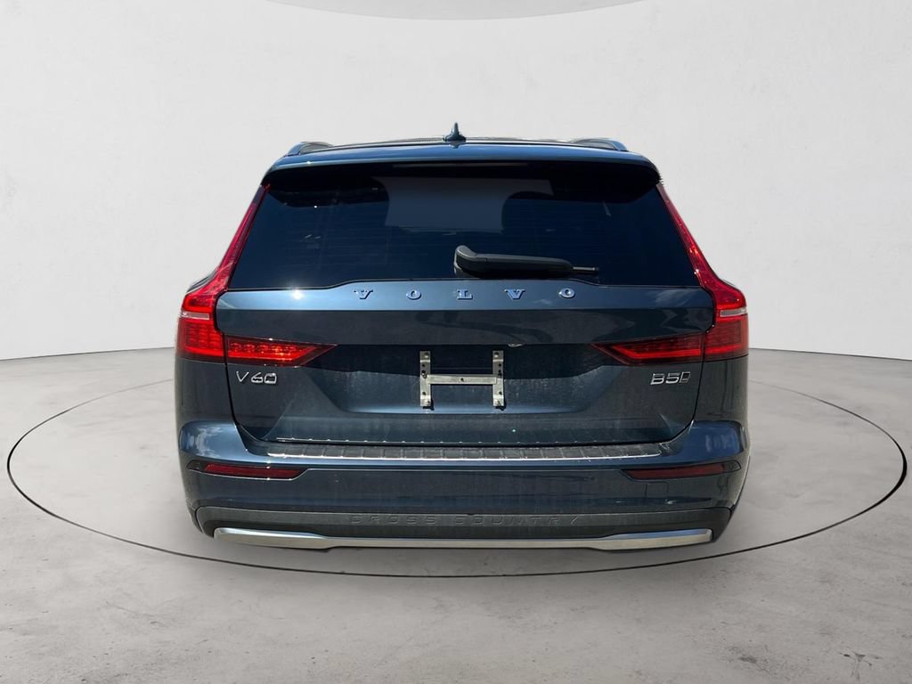 New 2026 Volvo V60 B5 Cross Country Ultra w/ Protection Package Premier AWD/4WD image 4