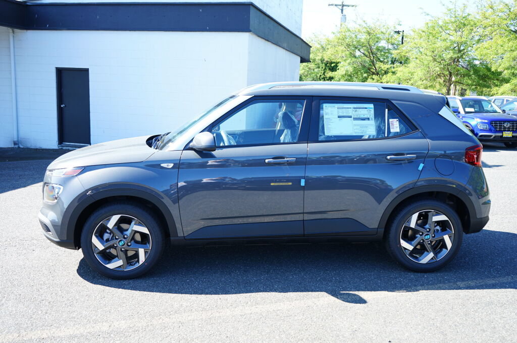 New 2025 Hyundai Venue SEL FWD image 8