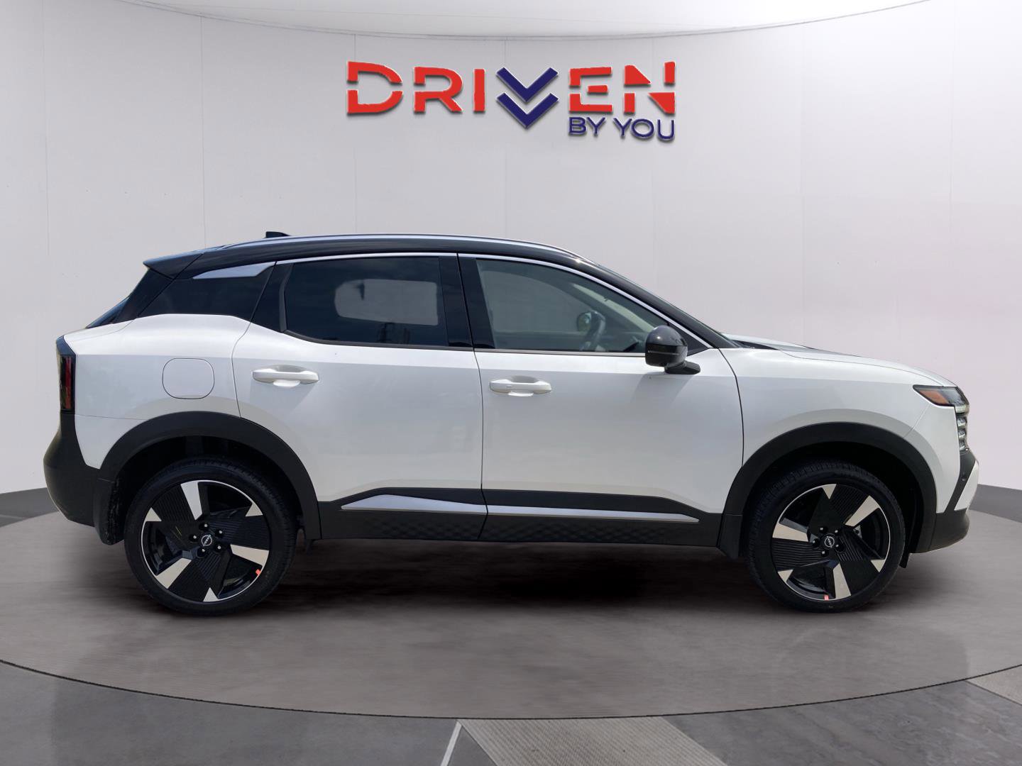 New 2025 Nissan Kicks SR image 6