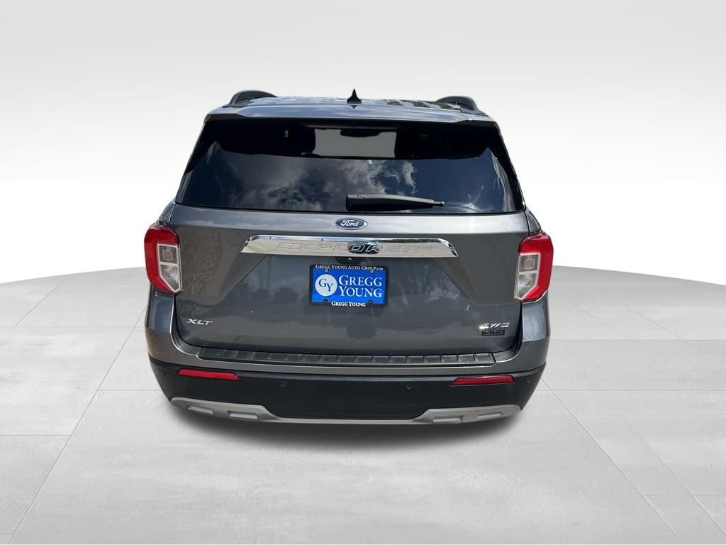 Used 2024 Ford Explorer XLT w/ Equipment Group 202A AWD/4WD image 5