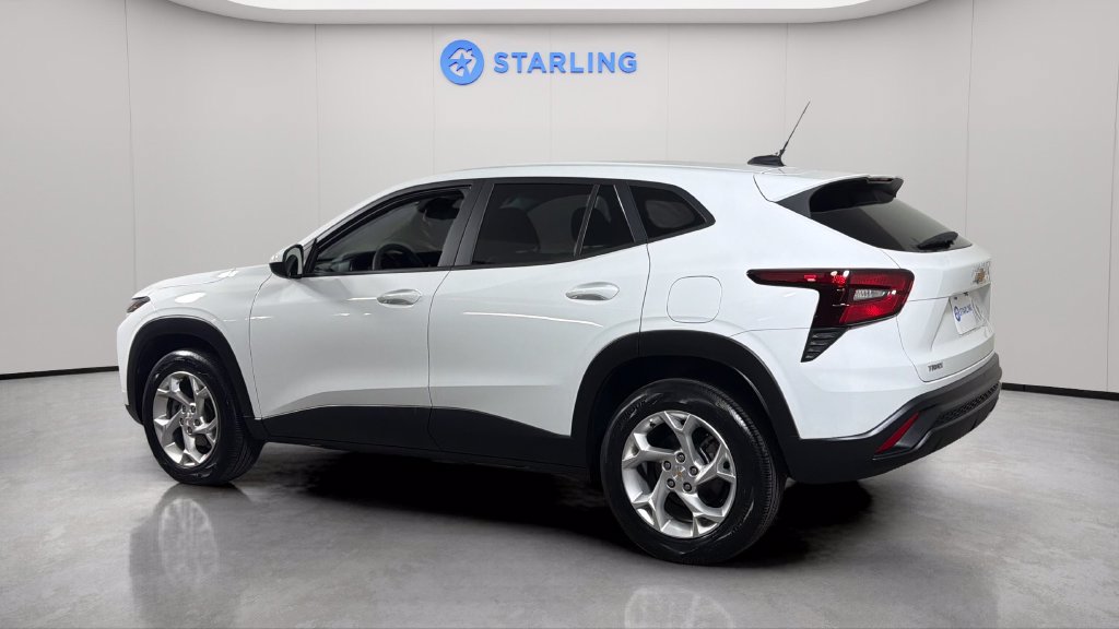 Certified 2024 Chevrolet Trax LS w/ LS Convenience Package FWD image 5