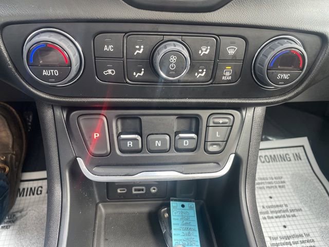 Used 2021 GMC Terrain SLT image 19