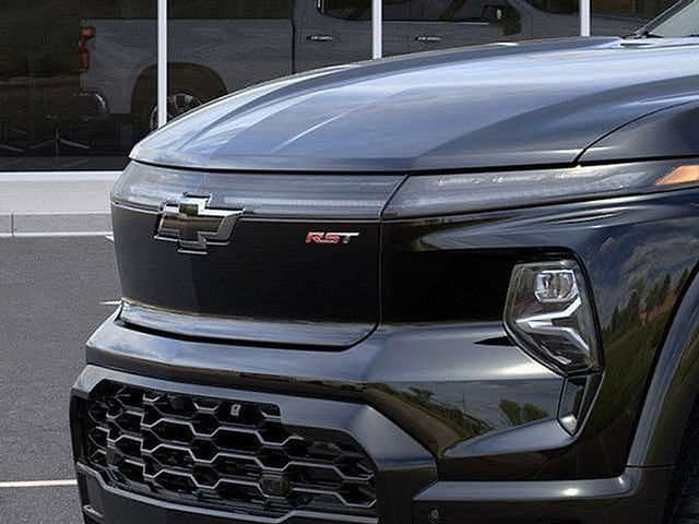 New 2025 Chevrolet Silverado EV RST AWD/4WD image 17