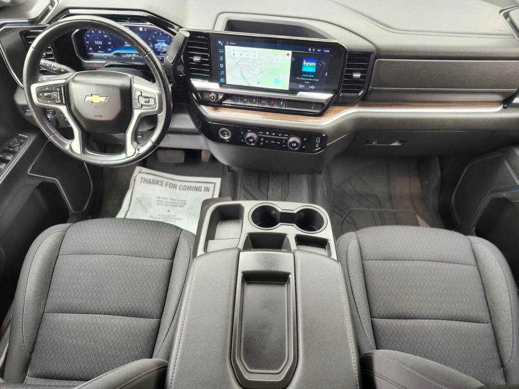 Used 2022 Chevrolet Silverado 1500 LT AWD/4WD image 12