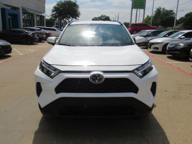 Used 2025 Toyota RAV4 XLE image 2
