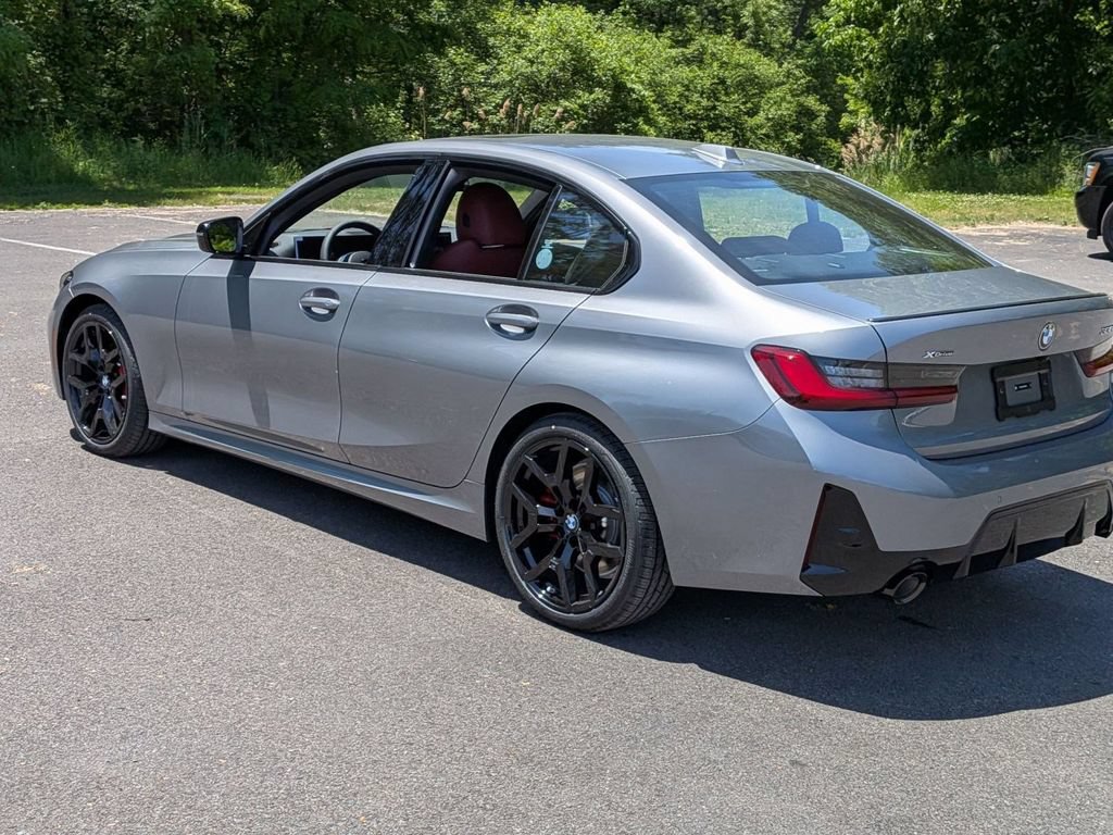 New 2026 BMW 330i xDrive Sedan w/ M Sport Package AWD/4WD image 4