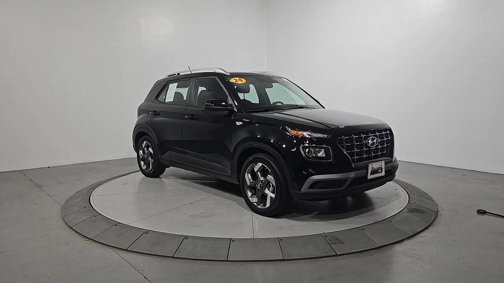 Used 2024 Hyundai Venue SEL image 8