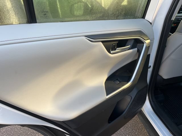 Used 2025 Toyota RAV4 Limited FWD image 12