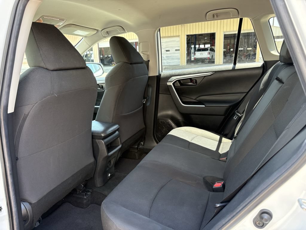 Used 2020 Toyota RAV4 LE FWD image 21