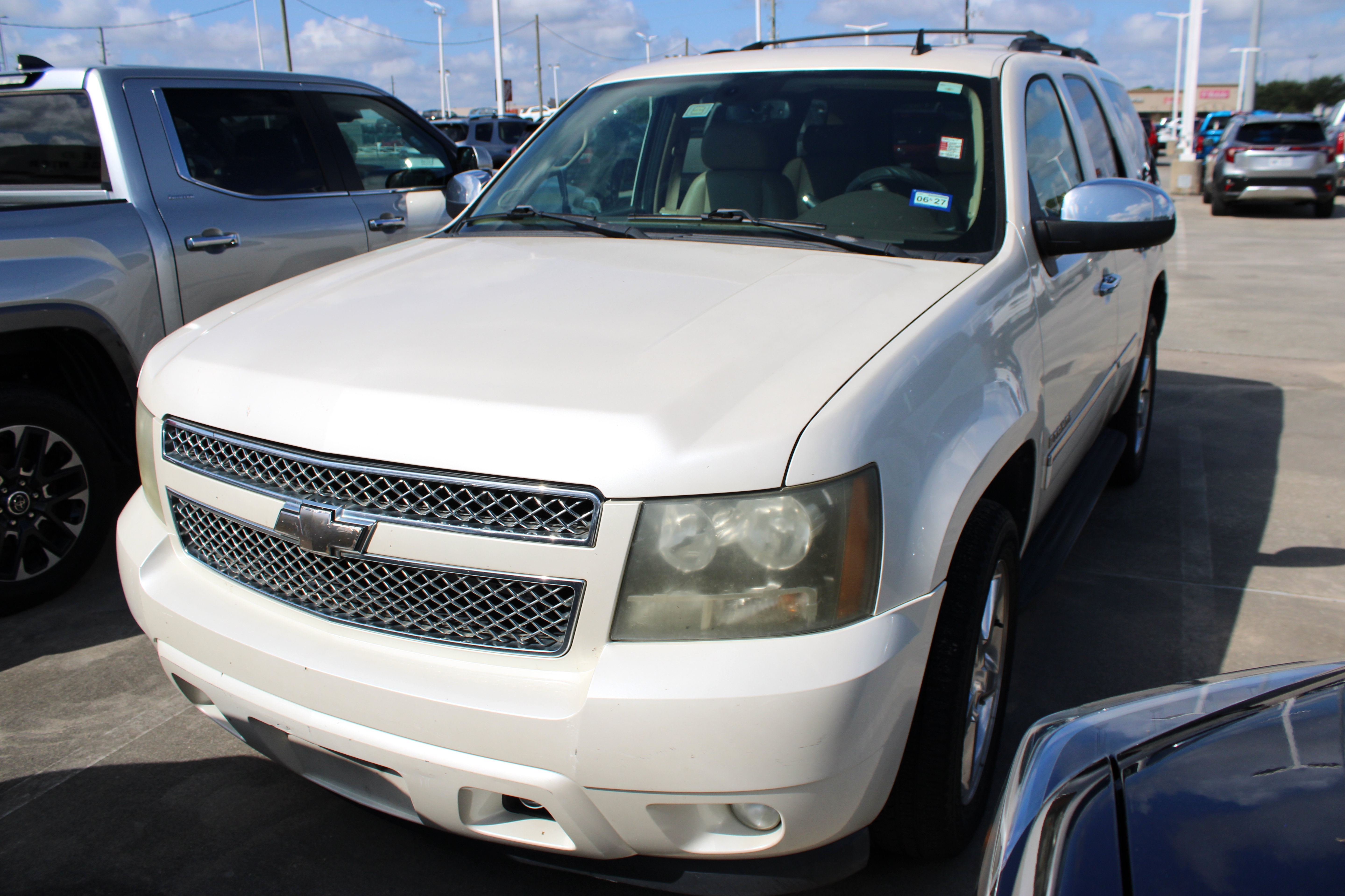 Used 2009 Chevrolet Tahoe LTZ RWD image 3