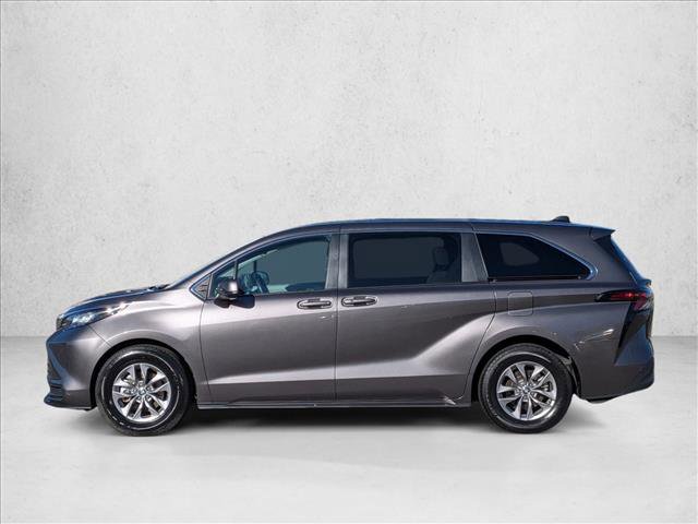 Used 2023 Toyota Sienna LE image 9