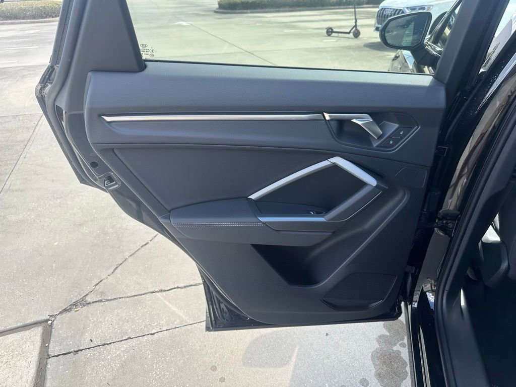 New 2025 Audi Q3 2.0T Premium image 21