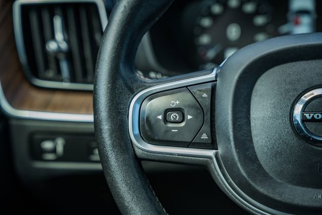 Used 2021 Volvo XC60 T5 Momentum w/ Advanced Package AWD/4WD image 29