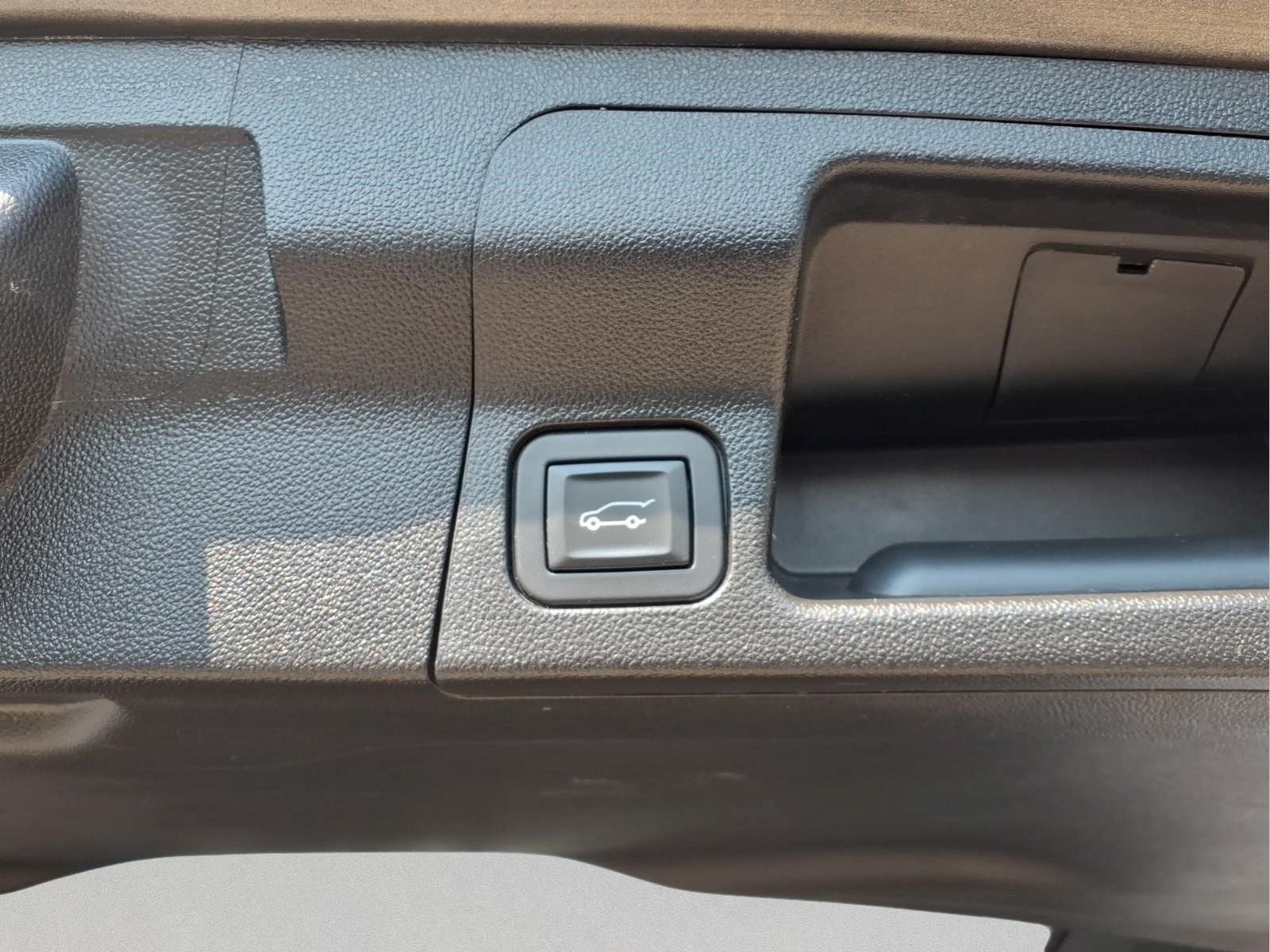 Used 2019 GMC Acadia Denali w/ Technology Package FWD image 26