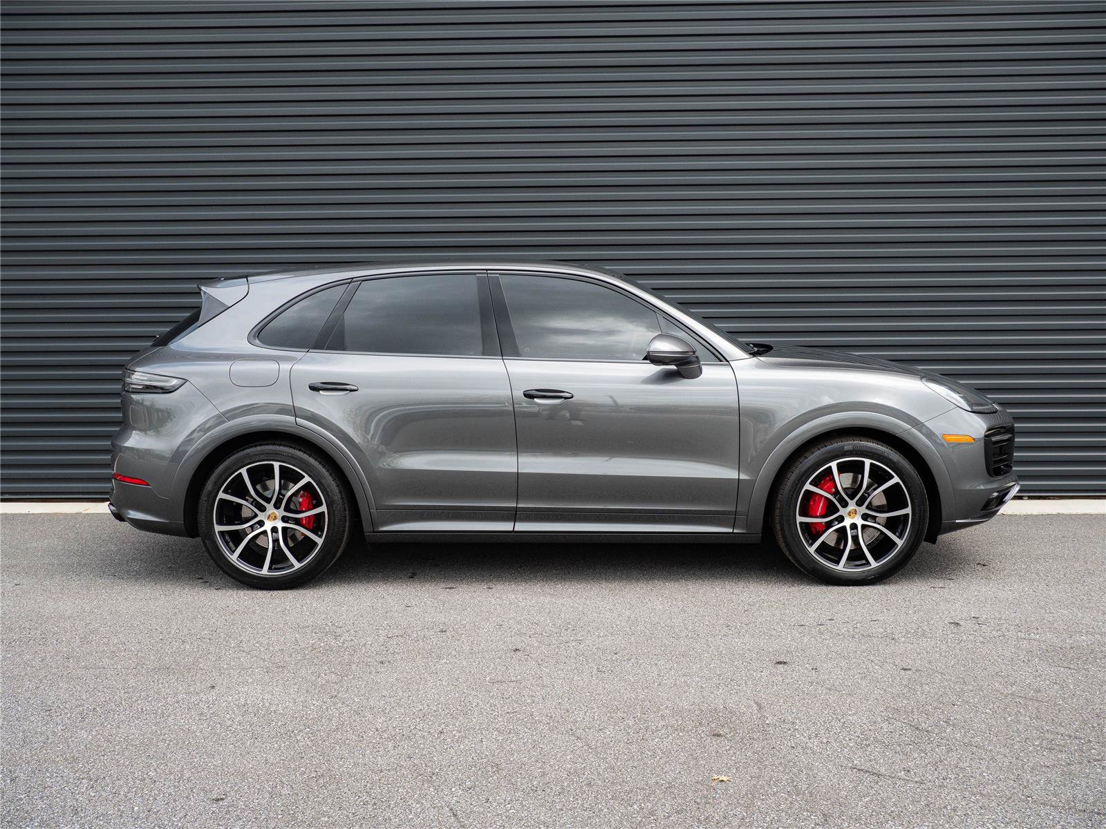 Certified 2023 Porsche Cayenne GTS AWD/4WD image 28