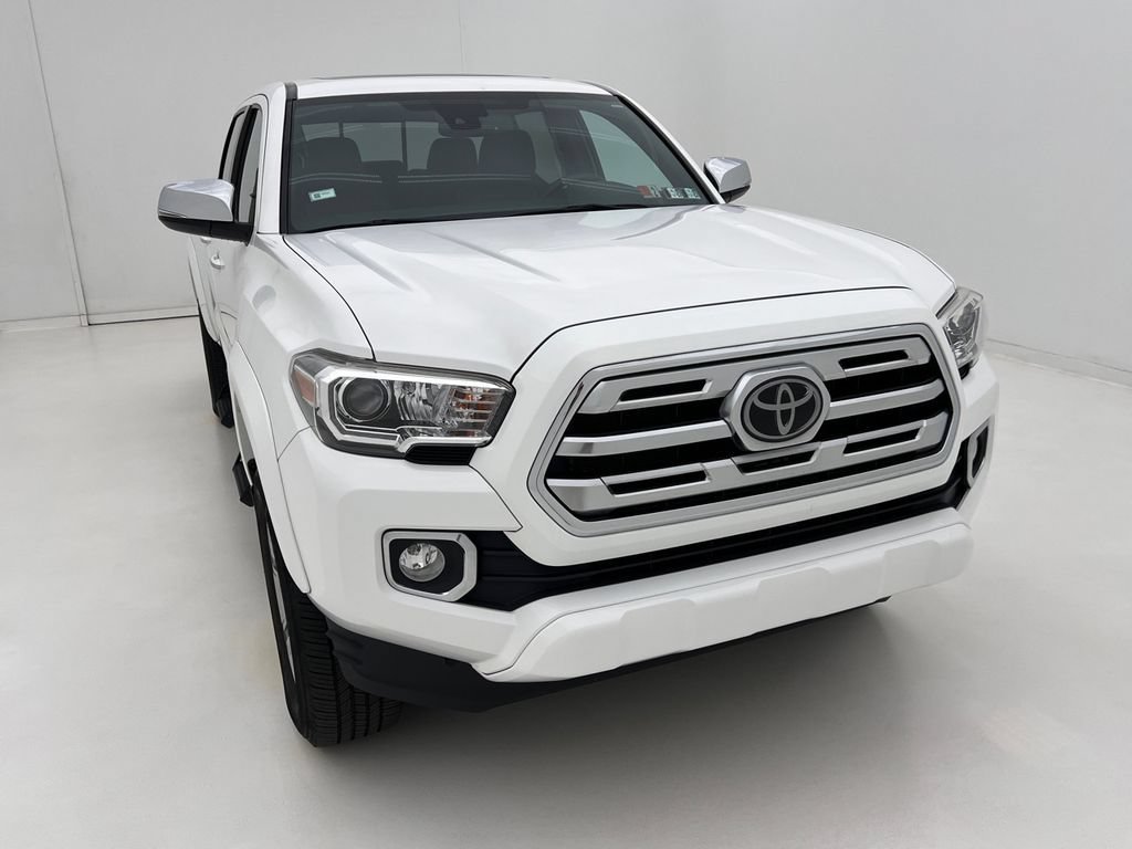 Used 2019 Toyota Tacoma Limited AWD/4WD image 3
