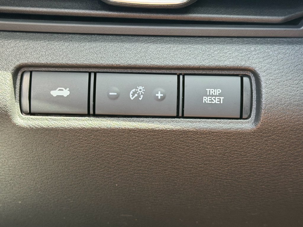 Used 2025 Nissan Altima 2.5 S FWD image 31