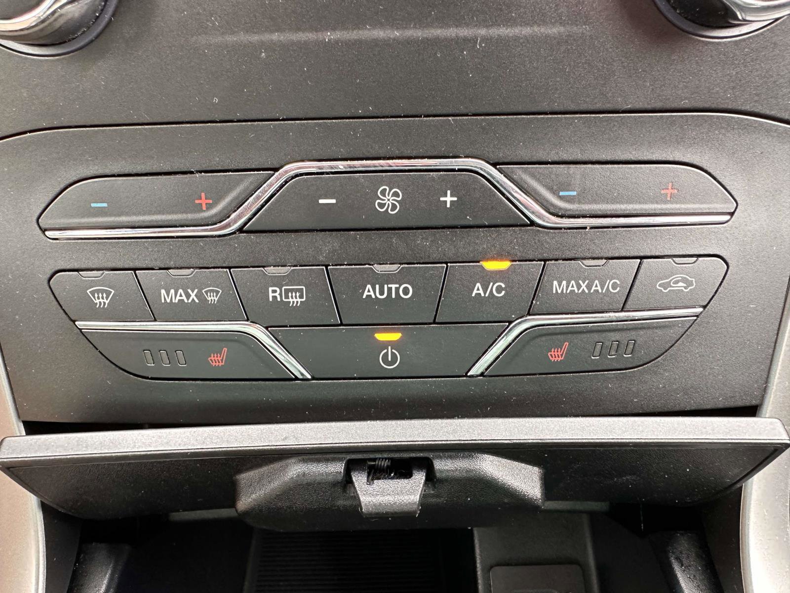 Used 2019 Ford Edge SEL w/ Equipment Group 201A image 26