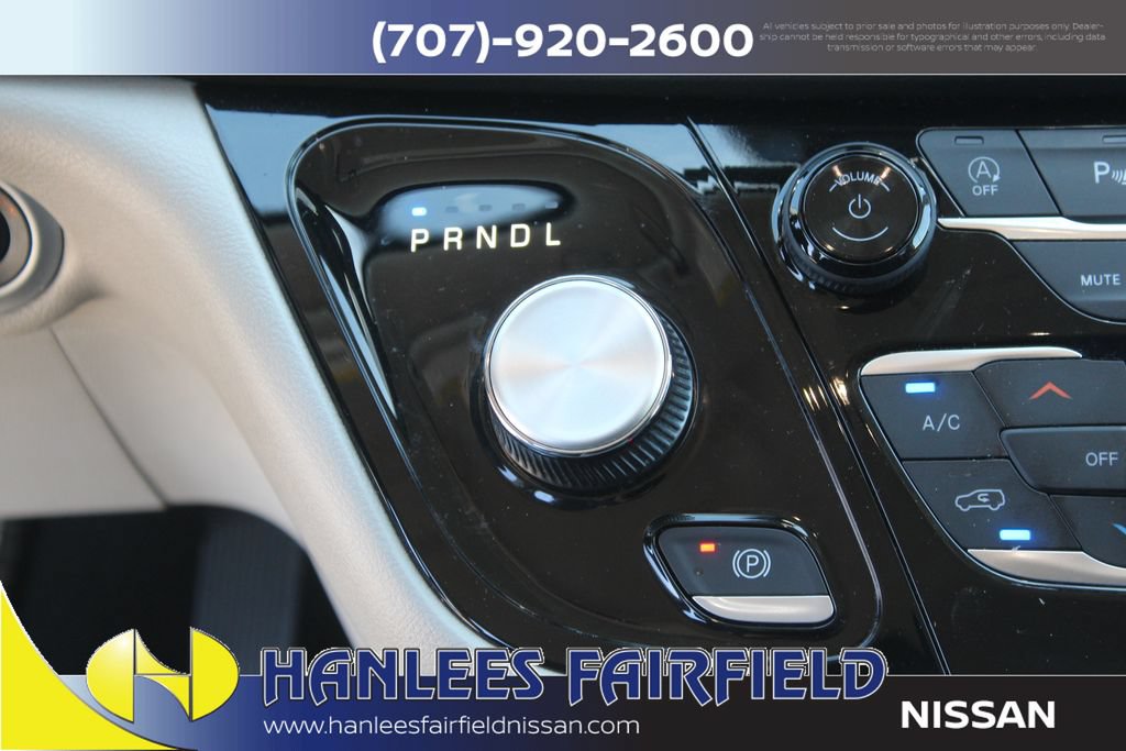Used 2023 Chrysler Pacifica Touring-L FWD image 25