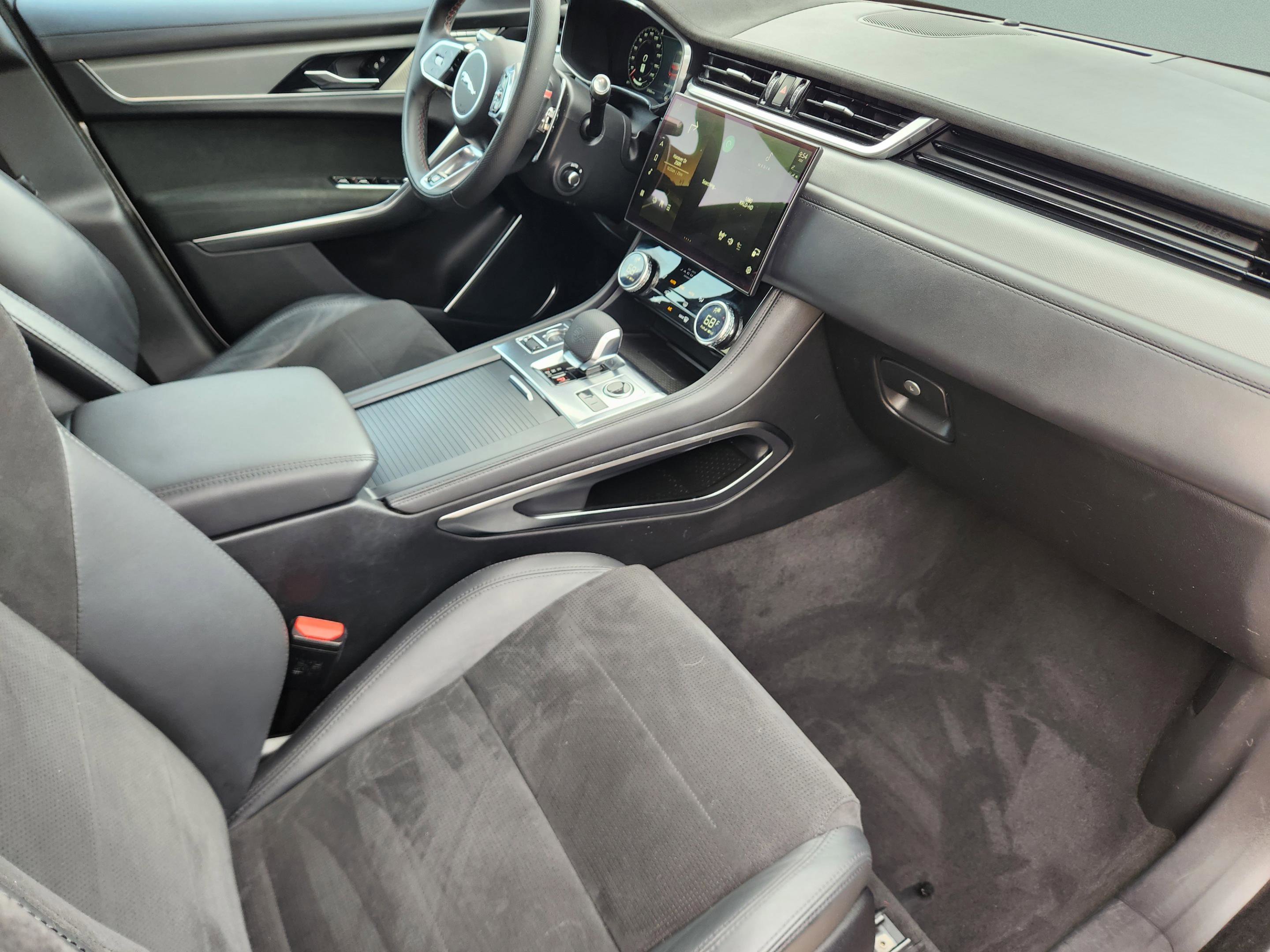 Used 2022 Jaguar F-PACE SVR AWD/4WD image 7