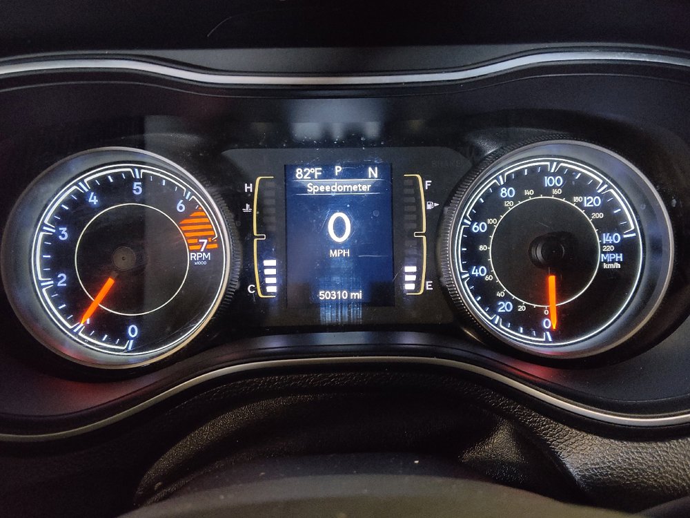 Used 2020 Jeep Cherokee Latitude FWD image 23