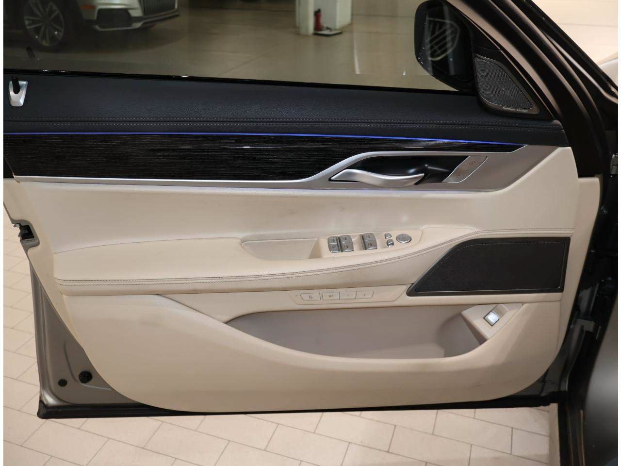 Certified 2021 BMW 740i w/ M Sport Package RWD image 10