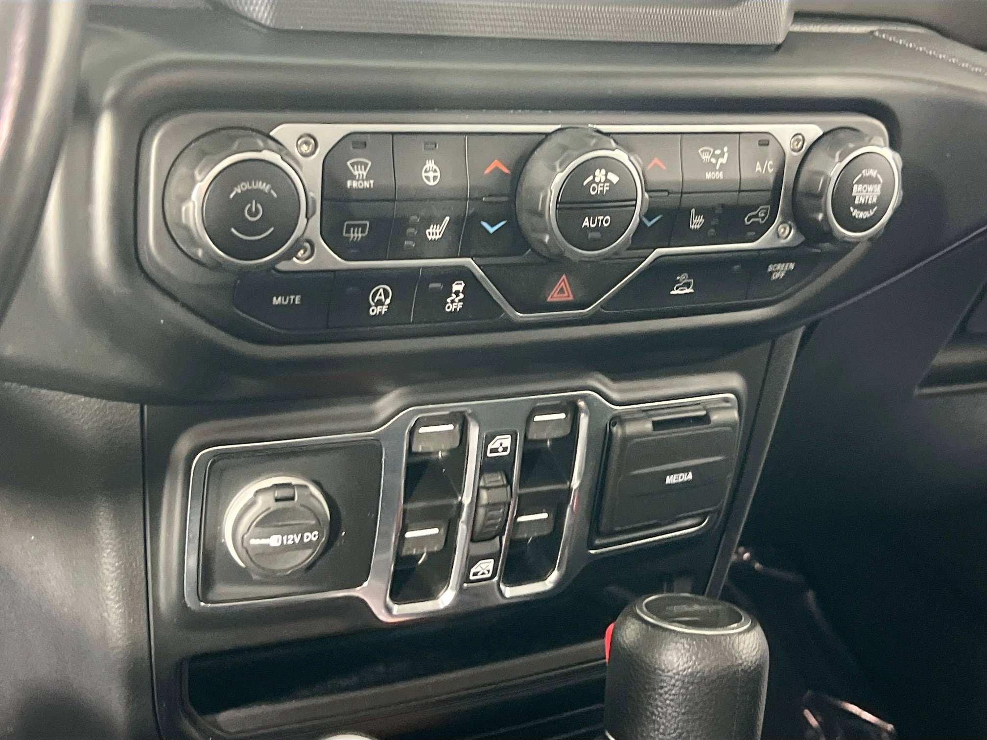 Used 2022 Jeep Gladiator Willys image 13