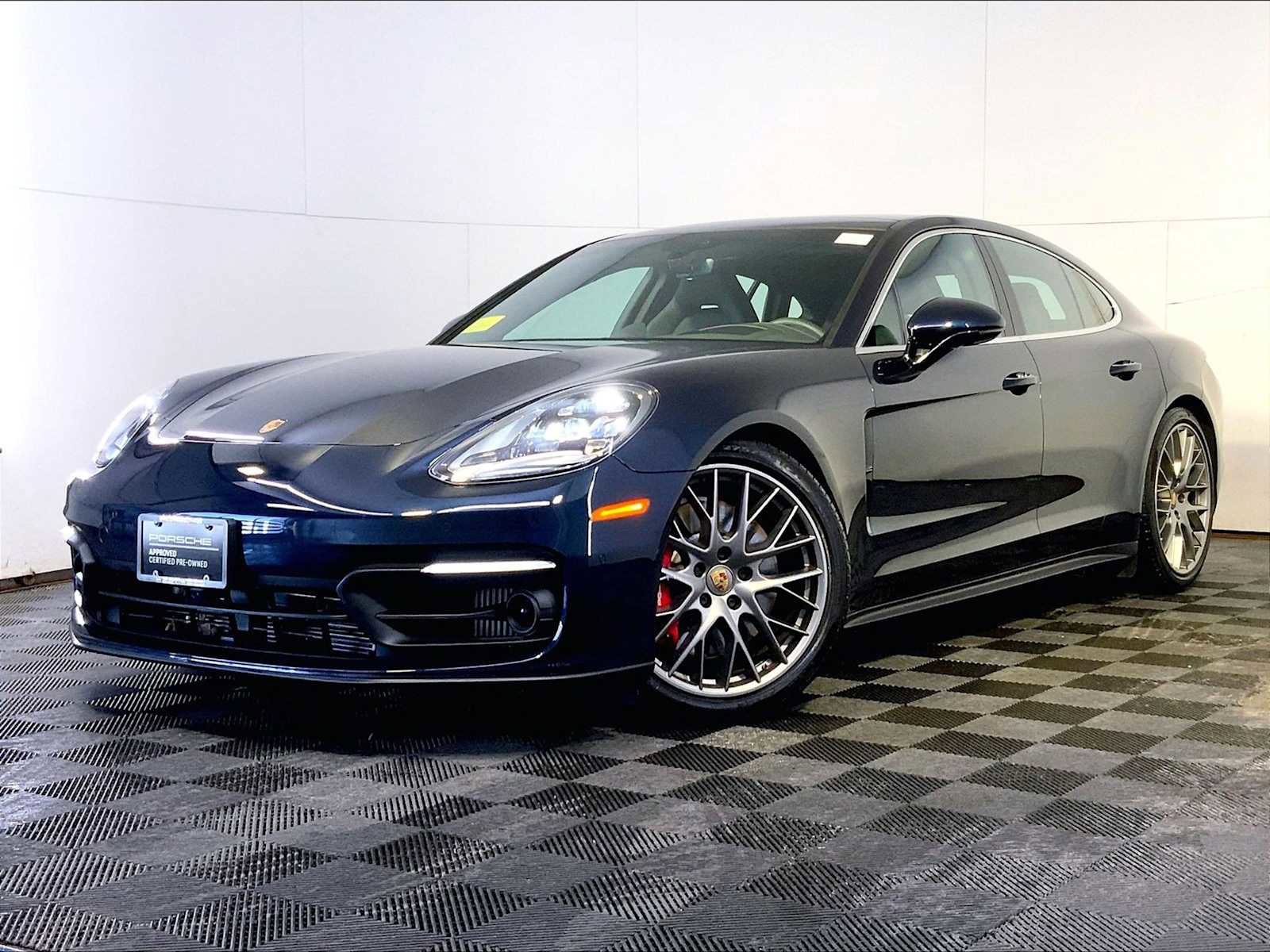 Certified 2023 Porsche Panamera 4S image 1