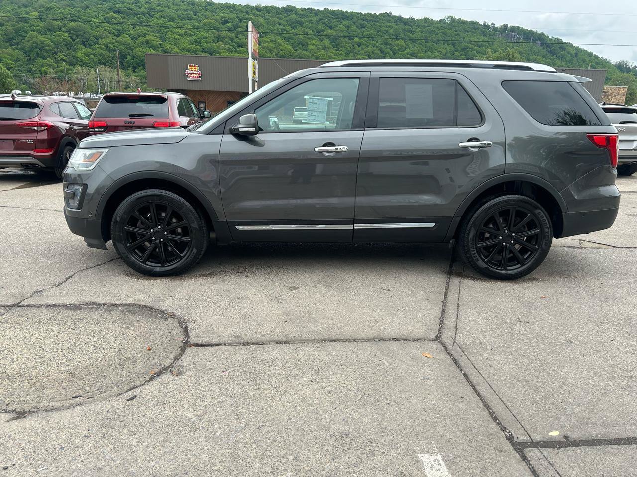 Used 2016 Ford Explorer Limited w/ Equipment Group 301A AWD/4WD image 4