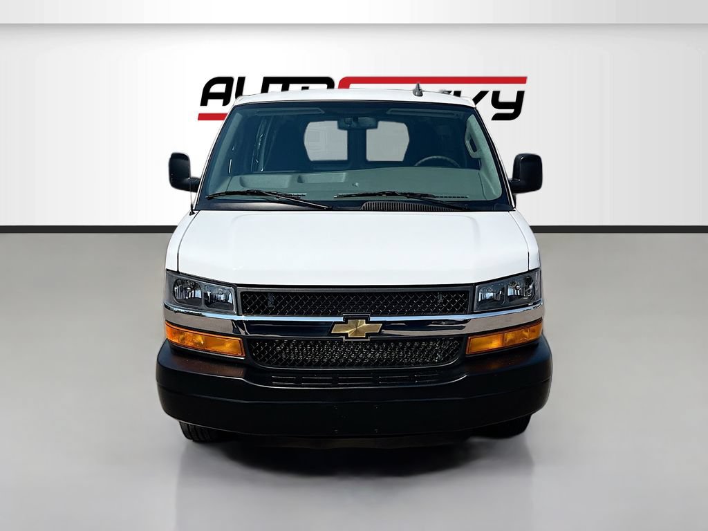 Used 2024 Chevrolet Express 2500 w/ Driver Convenience Package RWD image 2