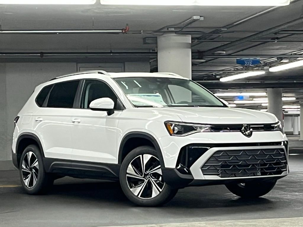 New 2026 Volkswagen Taos SE AWD/4WD image 2
