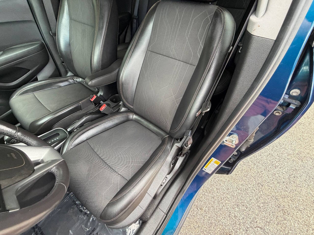 Used 2020 Chevrolet Trax LT w/ LT Convenience Package AWD/4WD image 10