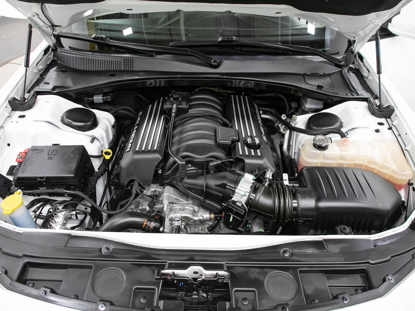 Used 2023 Chrysler 300 C RWD image 32