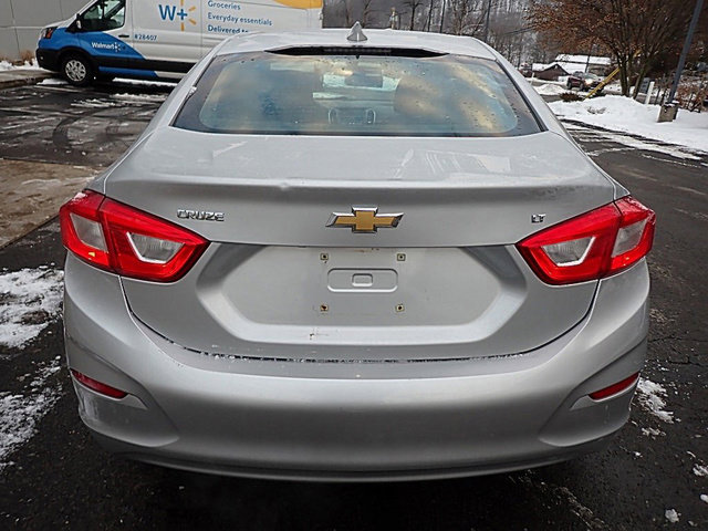 Used 2017 Chevrolet Cruze LT w/ Convenience Package image 3