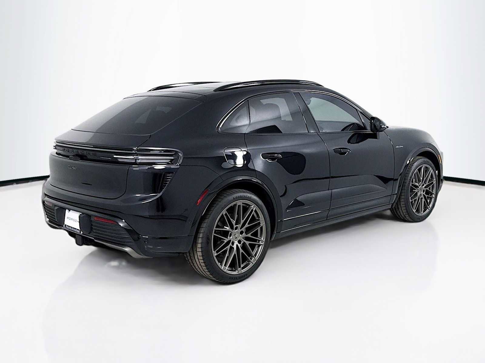 New 2025 Porsche Macan Turbo Electric image 9