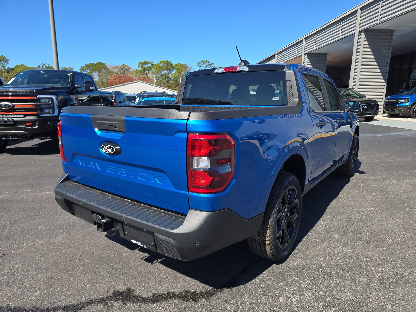New 2025 Ford Maverick XLT w/ XLT Luxury Package AWD/4WD image 4