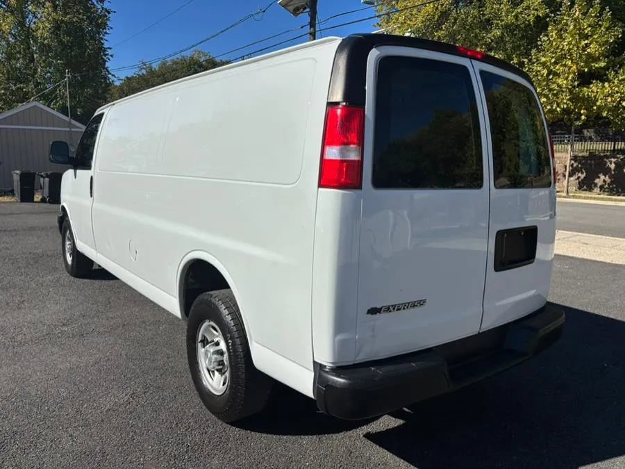 Used 2019 Chevrolet Express 2500 Extended image 8