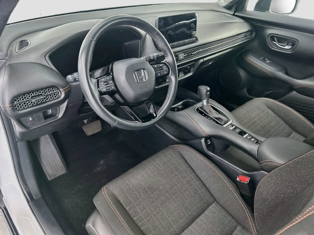 Used 2023 Honda HR-V Sport image 9