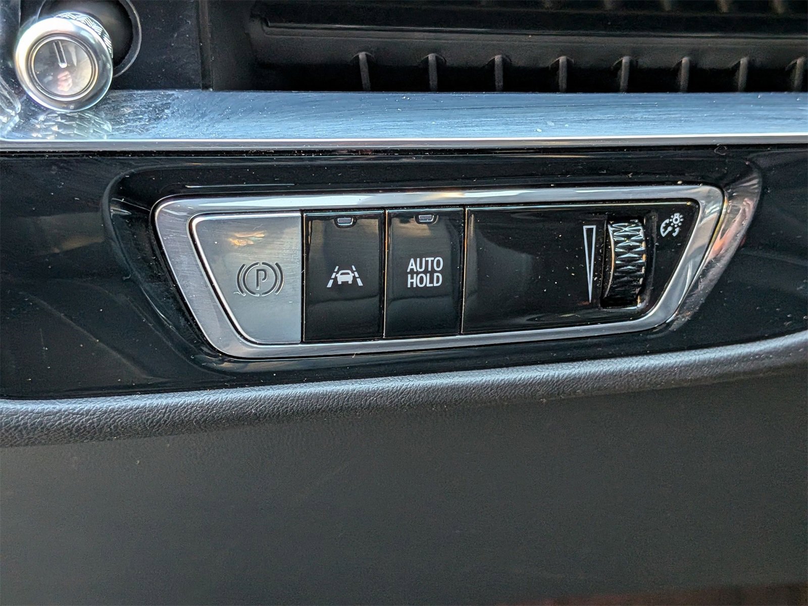 Used 2024 Cadillac Lyriq Sport image 17