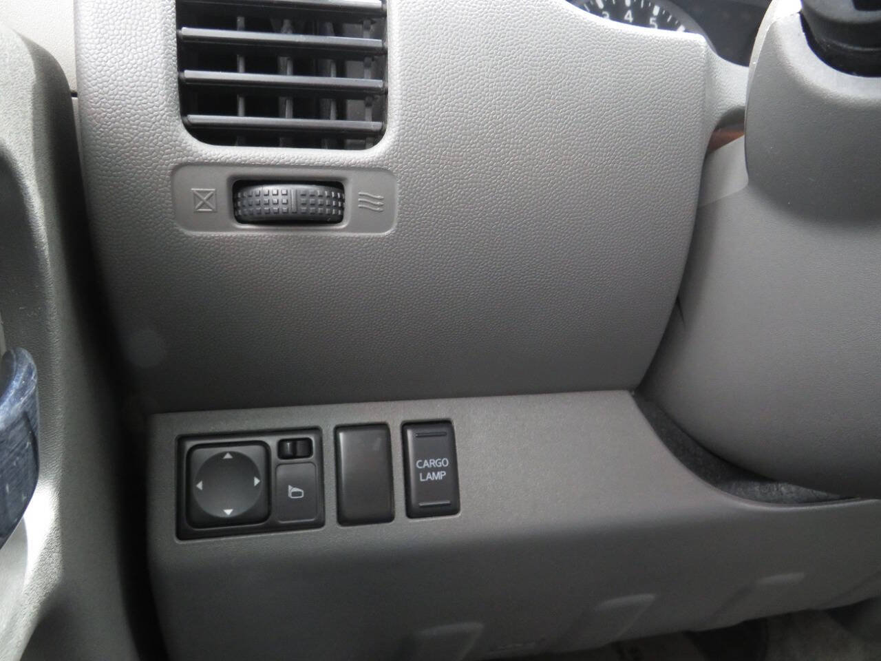 Used 2013 Nissan Frontier SV w/ SV Value Truck Pkg RWD image 21