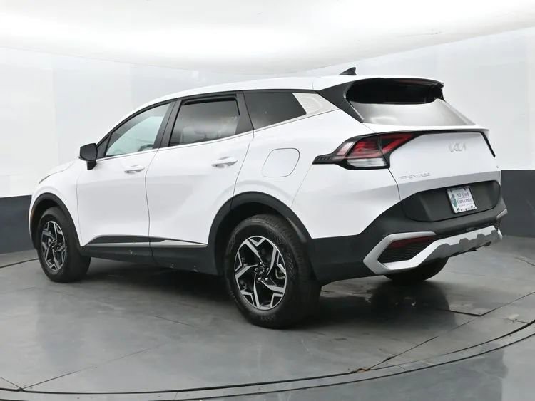 Used 2025 Kia Sportage LX image 9