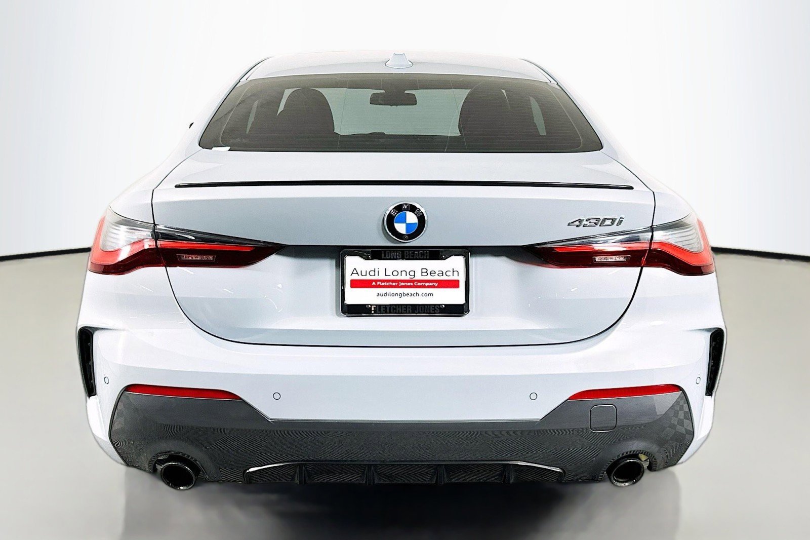 Used 2024 BMW 430i Coupe w/ M Sport Package RWD image 3